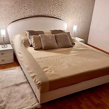 Cozy Apartment Near Hockey & Football Arena Bratislava Exterior photo
